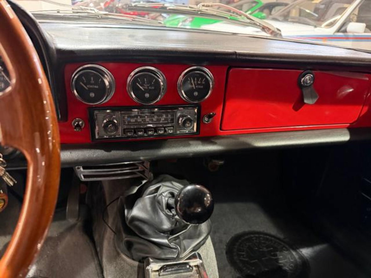 Alfa Romeo Spider 1750 TBi (12)