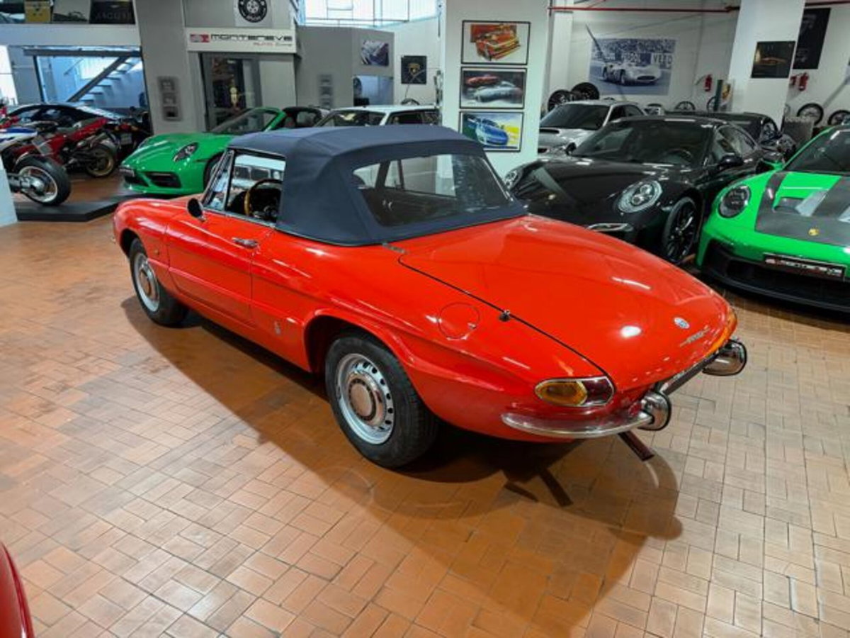 Alfa Romeo Spider 1750 TBi (4)