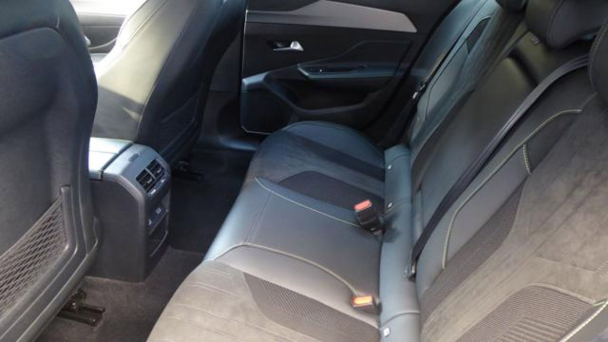 Peugeot 308 PureTech Turbo 130 S&S EAT8 GT (20)