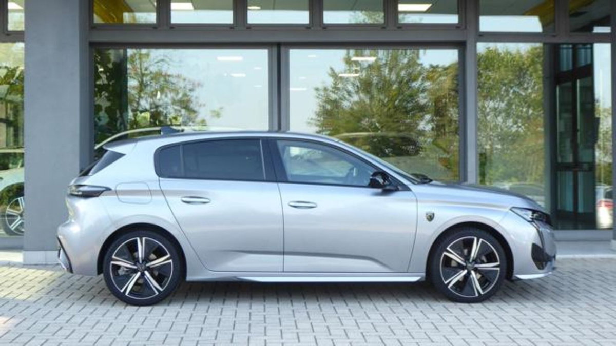 Peugeot 308 PureTech Turbo 130 S&S EAT8 GT (4)