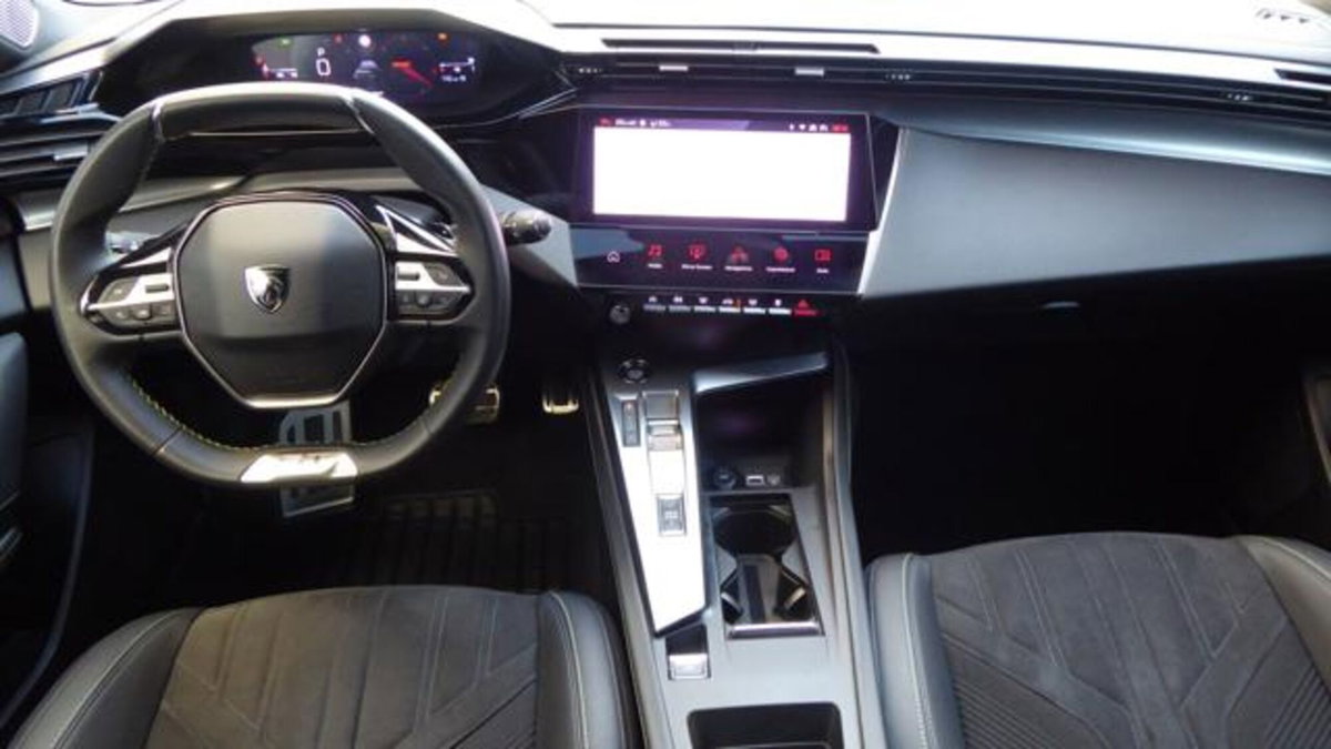 Peugeot 308 PureTech Turbo 130 S&S EAT8 GT (9)