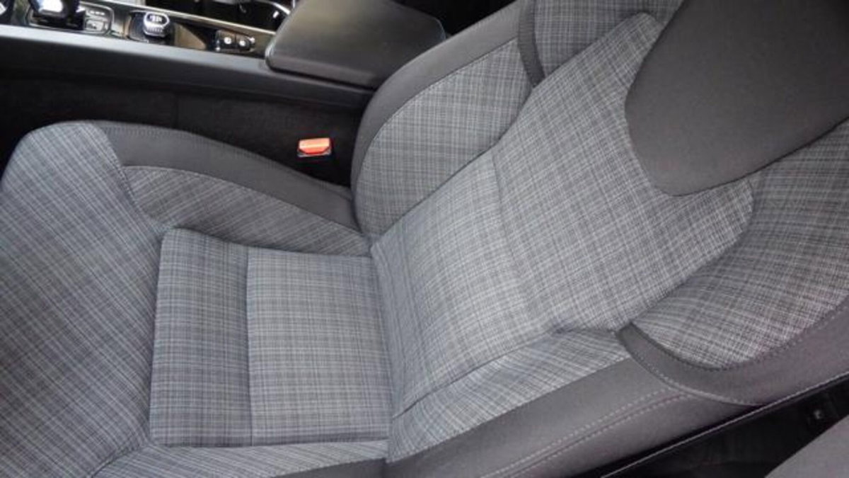 Volvo XC60 B4 automatico Core (19)