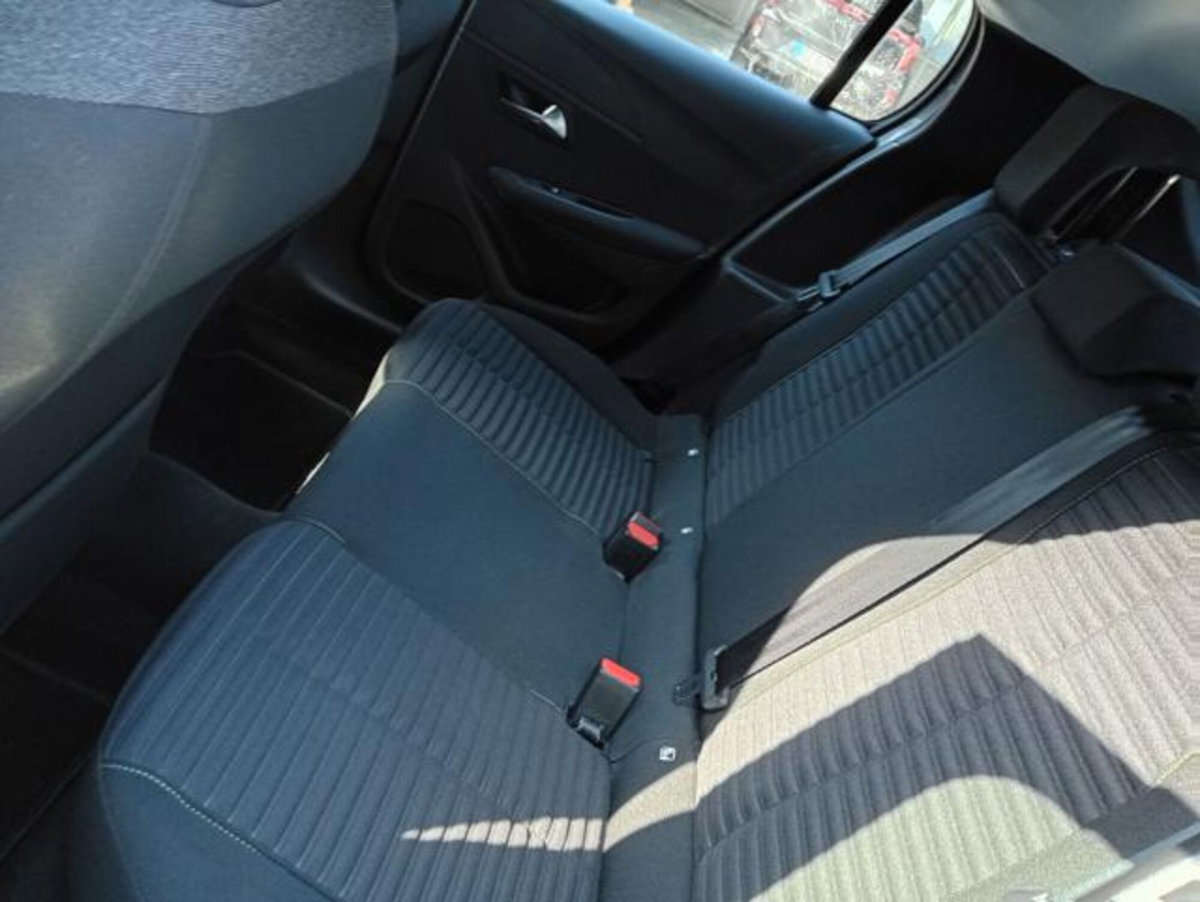 Peugeot 208 1.2 puretech Active s&s 75cv (11)