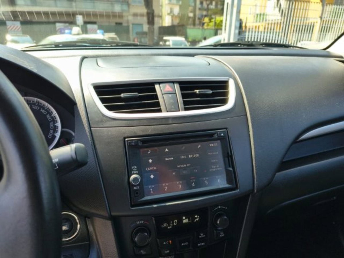 Suzuki Swift 1.2 Dualjet 4WD 5 porte B-Cool S&S (11)