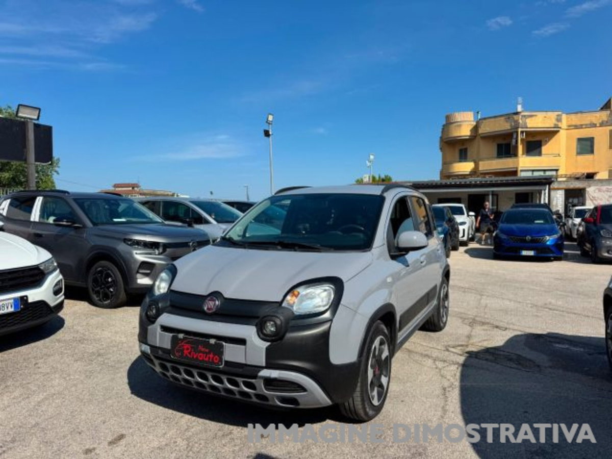 Fiat Panda 1.0 FireFly S&S Hybrid City Cross (4)