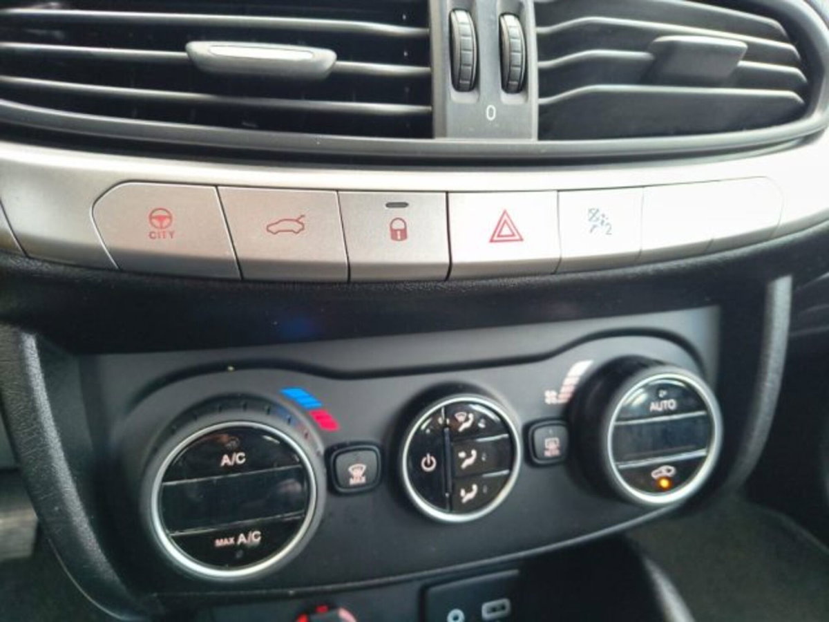 Fiat Tipo Tipo 1.4 T-Jet 120CV GPL 4 porte Easy (8)