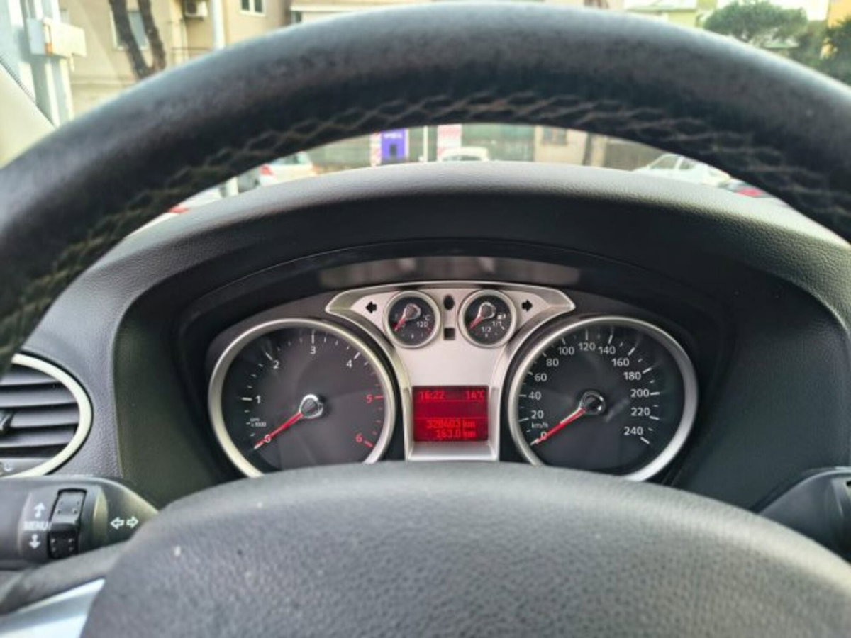 Ford Focus Station Wagon 1.6 TDCi (90CV) S.W. (16)