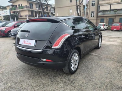 Lancia Delta 1.6 MJT DPF Gold (2)