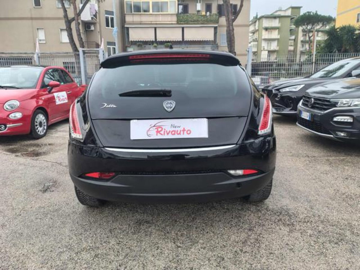 Lancia Delta 1.6 MJT DPF Gold (5)