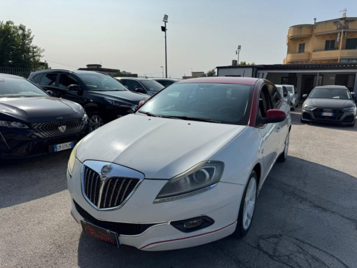 Lancia Delta 1.6 MJT DPF Gold (3)