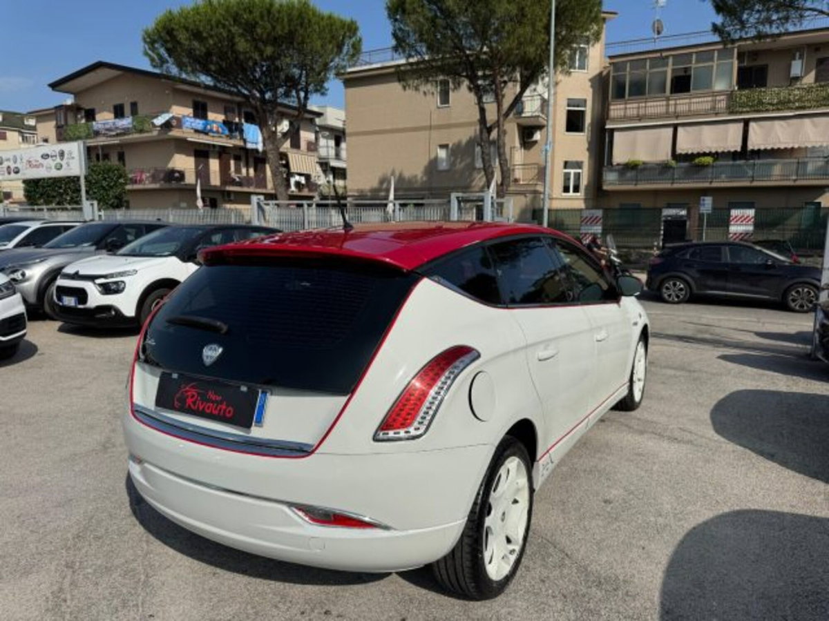 Lancia Delta 1.6 MJT DPF Gold (5)