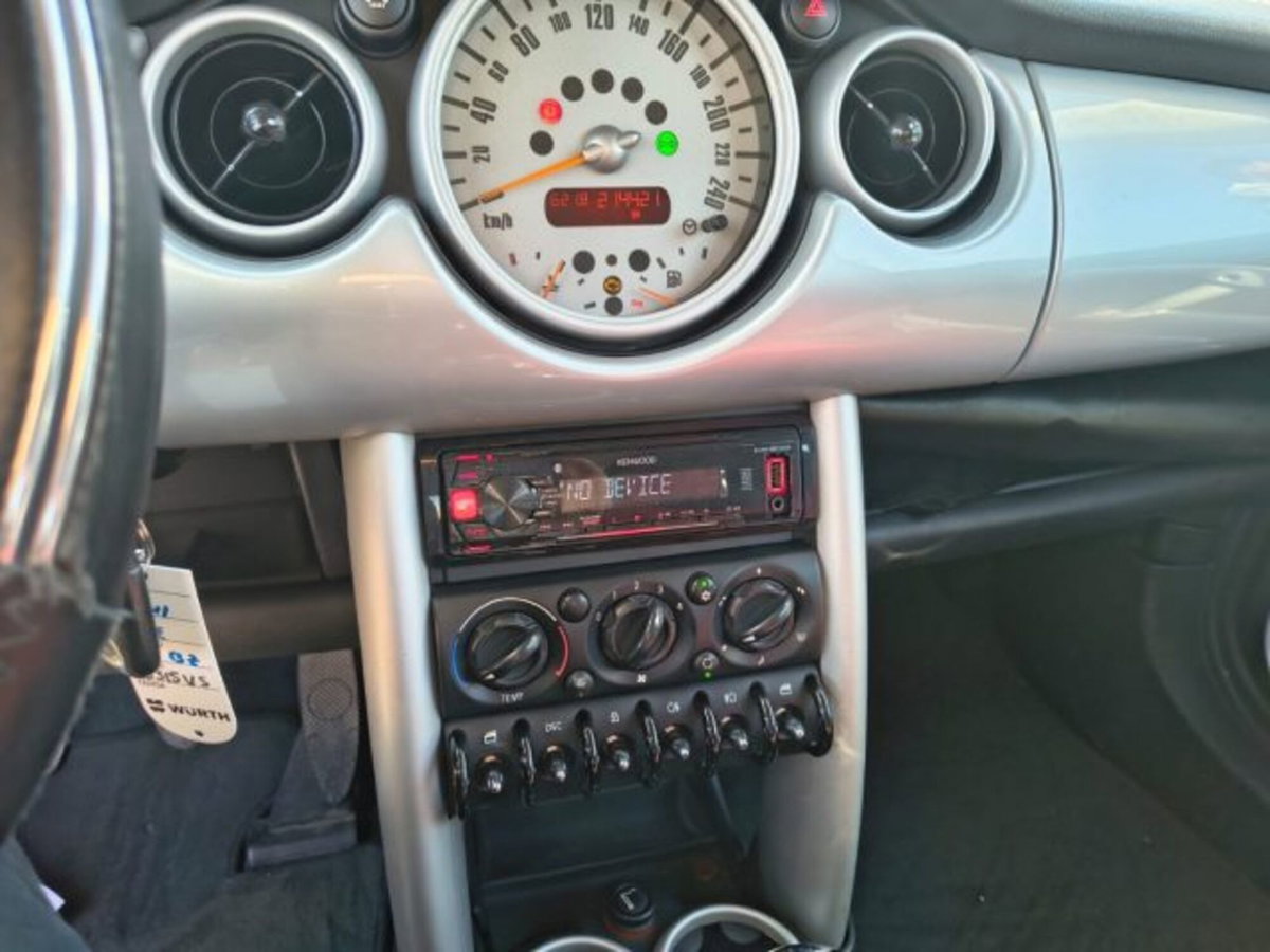 MINI Mini 1.6 16V Cooper (11)