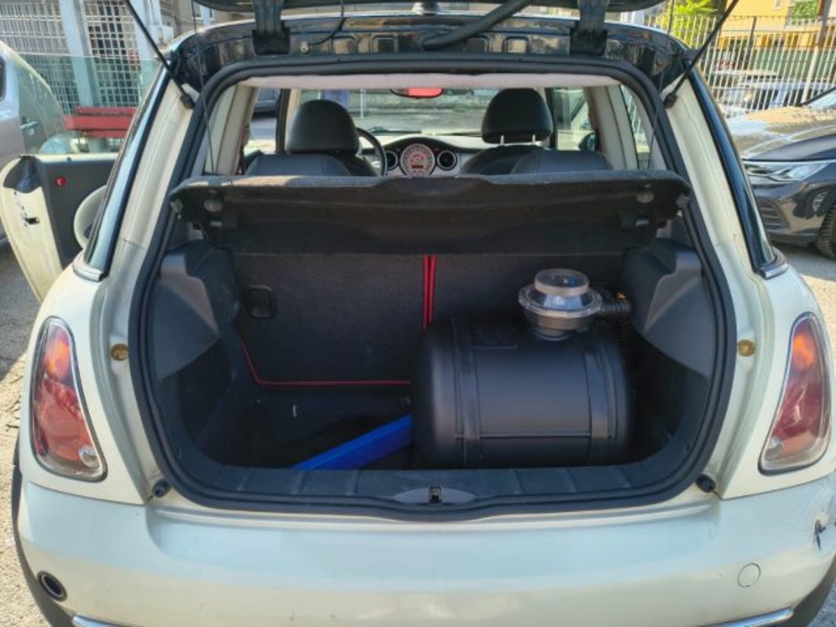 MINI Mini 1.6 16V Cooper (13)