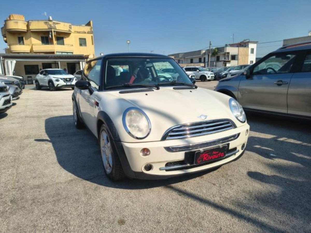 MINI Mini 1.6 16V Cooper (3)