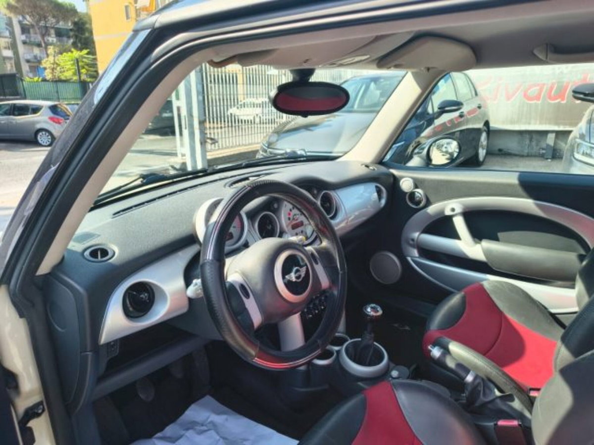 MINI Mini 1.6 16V Cooper (7)