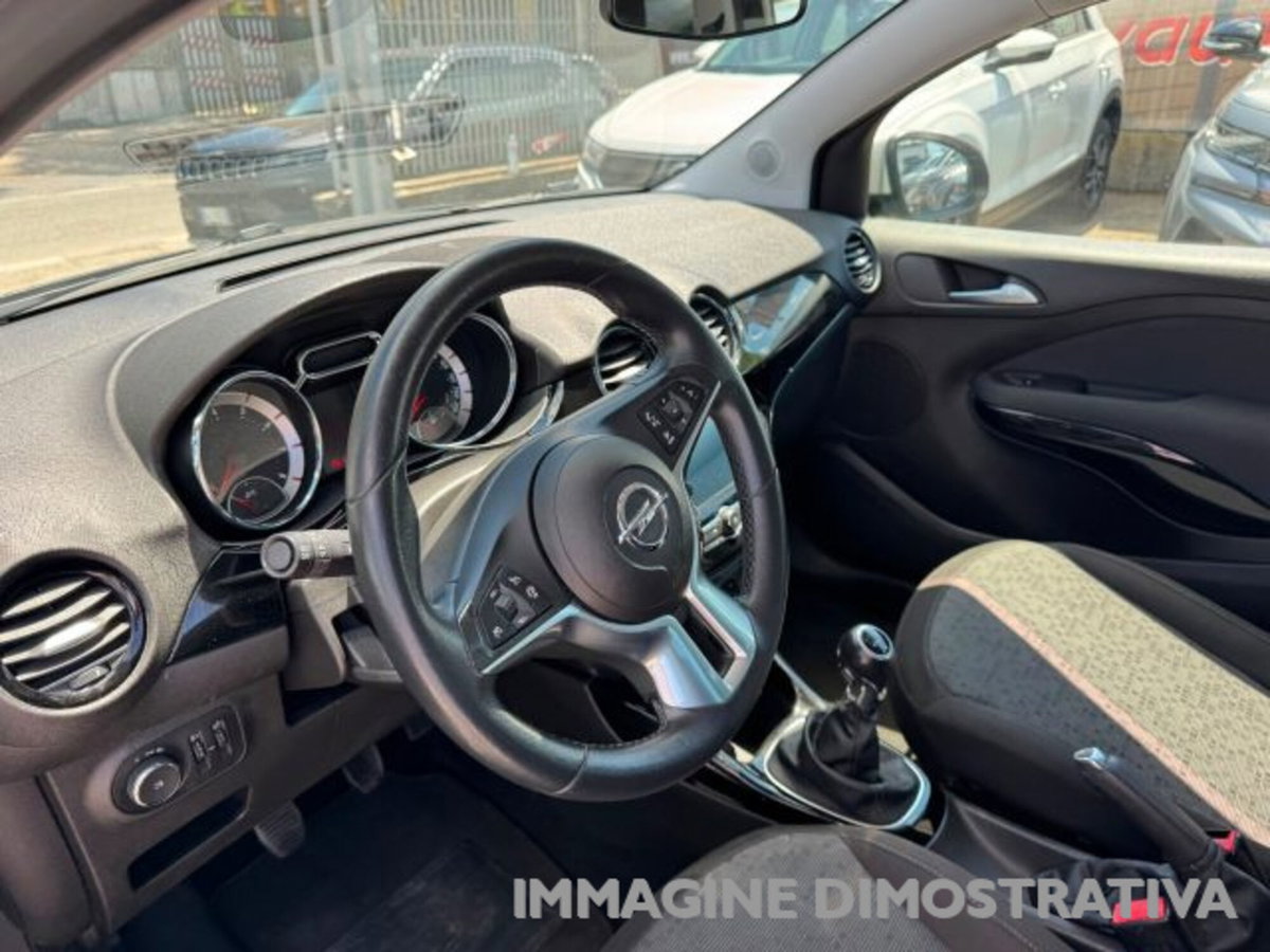 Opel Adam 1.2 70 CV Unlimited (17)