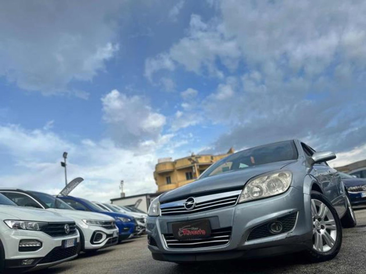 Opel Astra 1.7 CDTI 101CV 5 porte Cosmo (2)