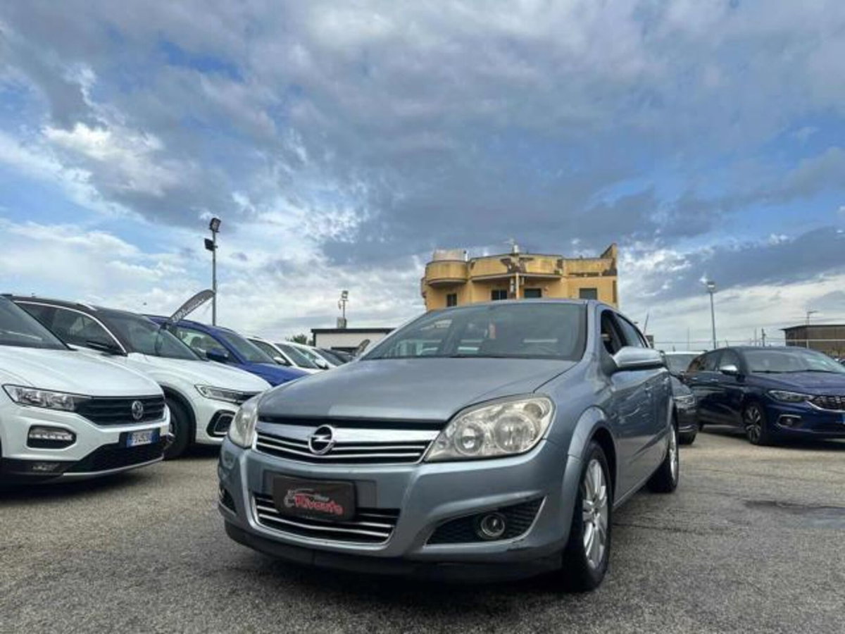 Opel Astra 1.7 CDTI 101CV 5 porte Cosmo (4)