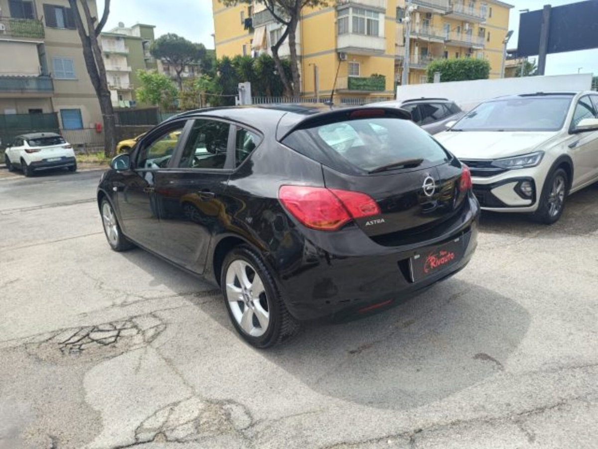 Opel Astra 1.4 100CV 5 porte Elective (3)