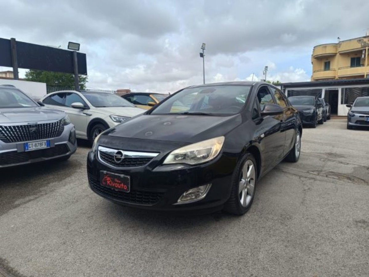 Opel Astra 1.4 100CV 5 porte Elective (4)