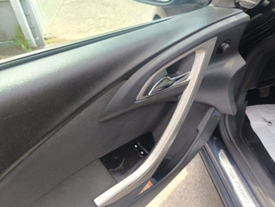 Opel Astra 1.4 100CV 5 porte Elective (9)