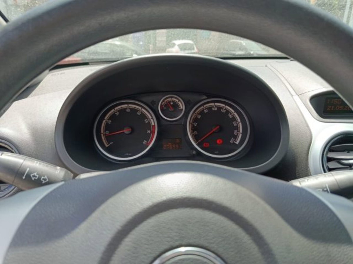 Opel Corsa 1.2 80CV 5 porte GPL-TECH Club (12)