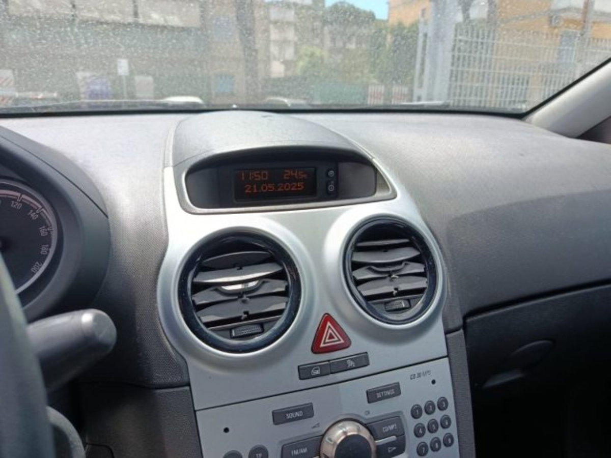 Opel Corsa 1.2 80CV 5 porte GPL-TECH Club (14)