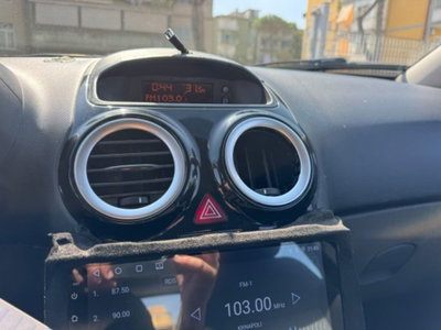 Opel Corsa 1.2 5 porte Cosmo (14)