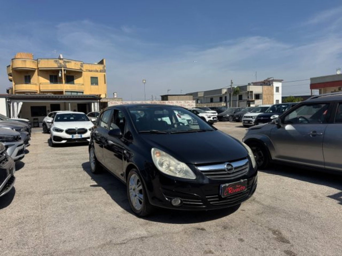 Opel Corsa 1.2 5 porte Cosmo (3)