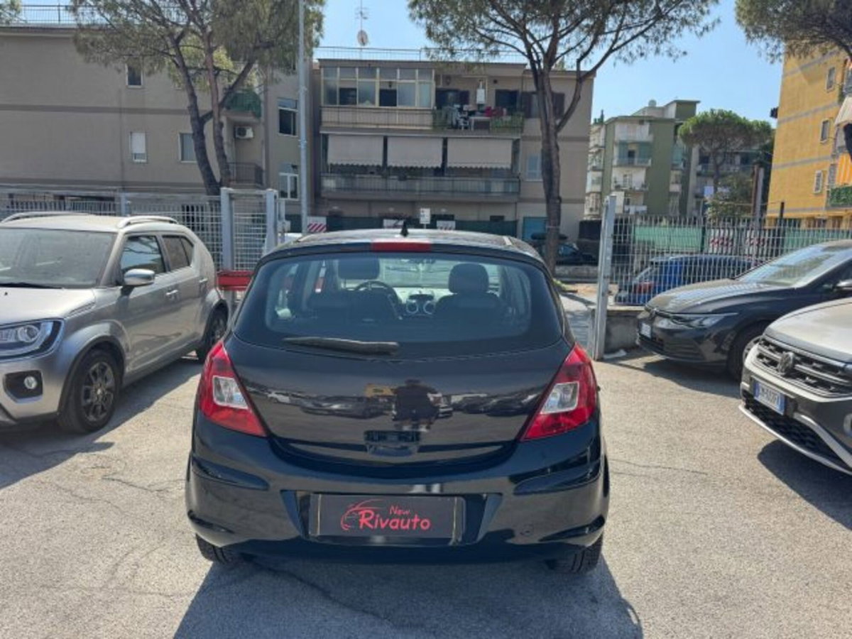 Opel Corsa 1.2 5 porte Cosmo (4)