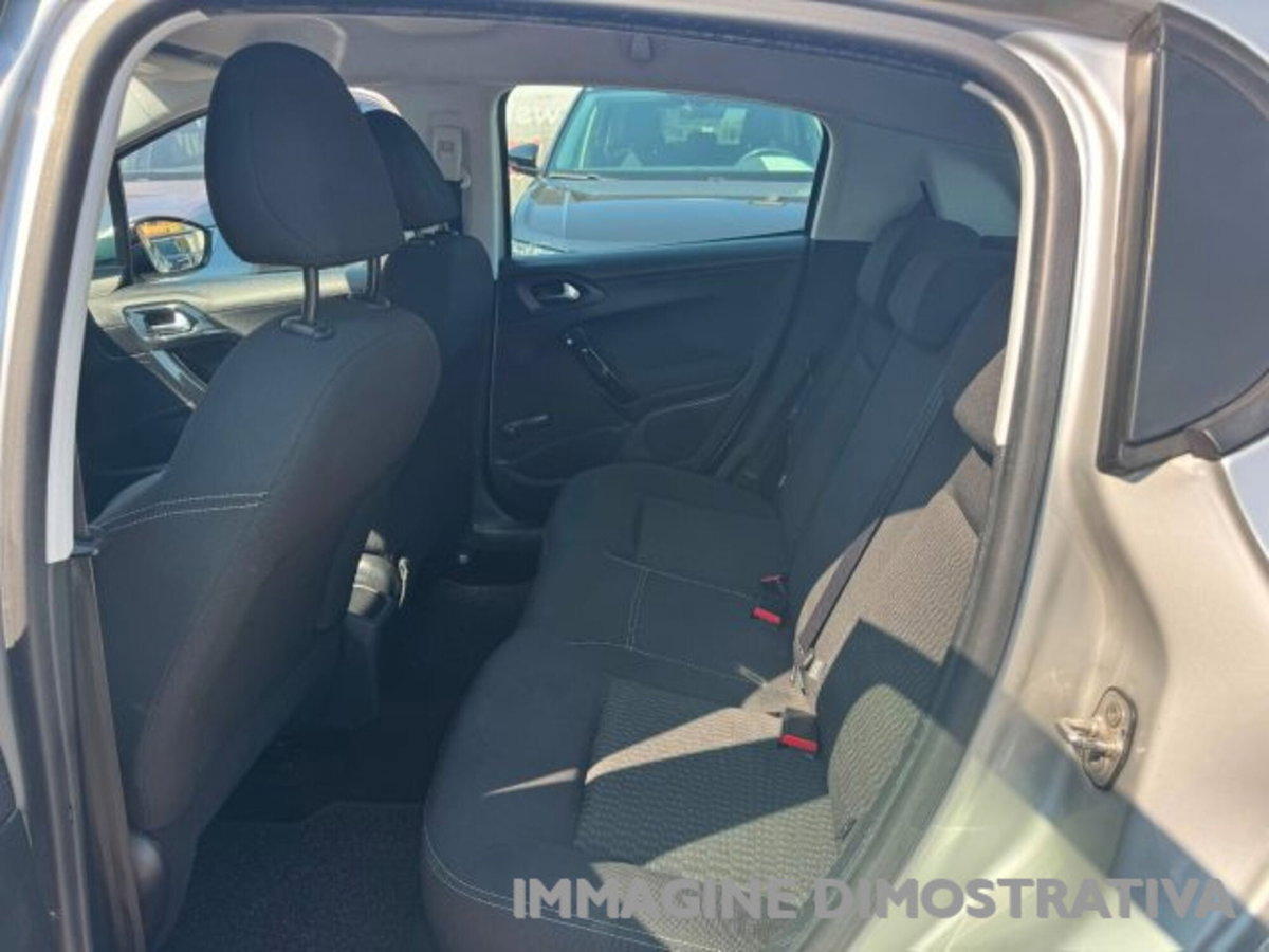 Peugeot 208 75 5 porte Allure (11)