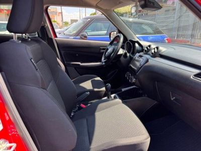 Suzuki Swift 1.2h Top 2wd (18)
