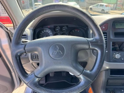 Mitsubishi Pajero 2.5 TDI 3p. GLX (10)
