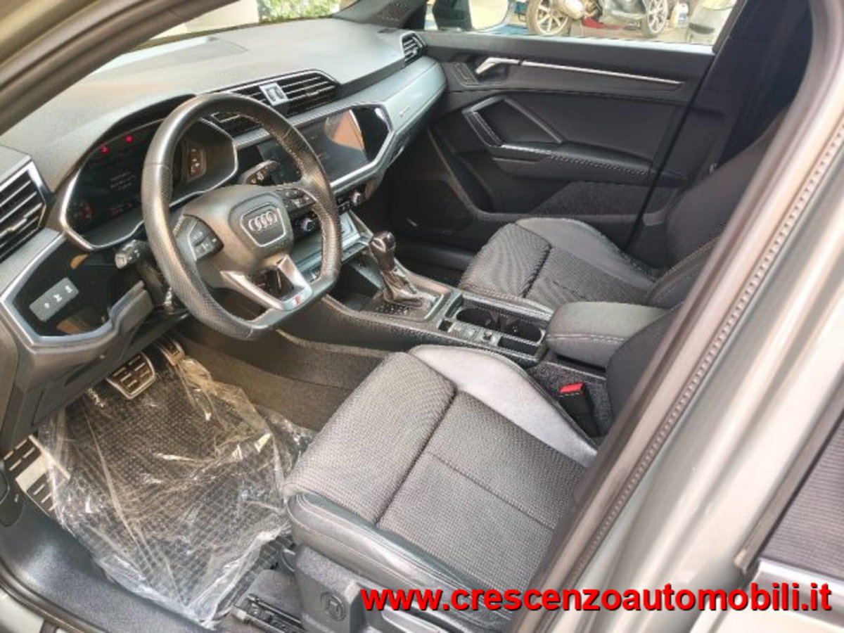 Audi Q3 Sportback 35 2.0 tdi Identity Black s-tronic (17)