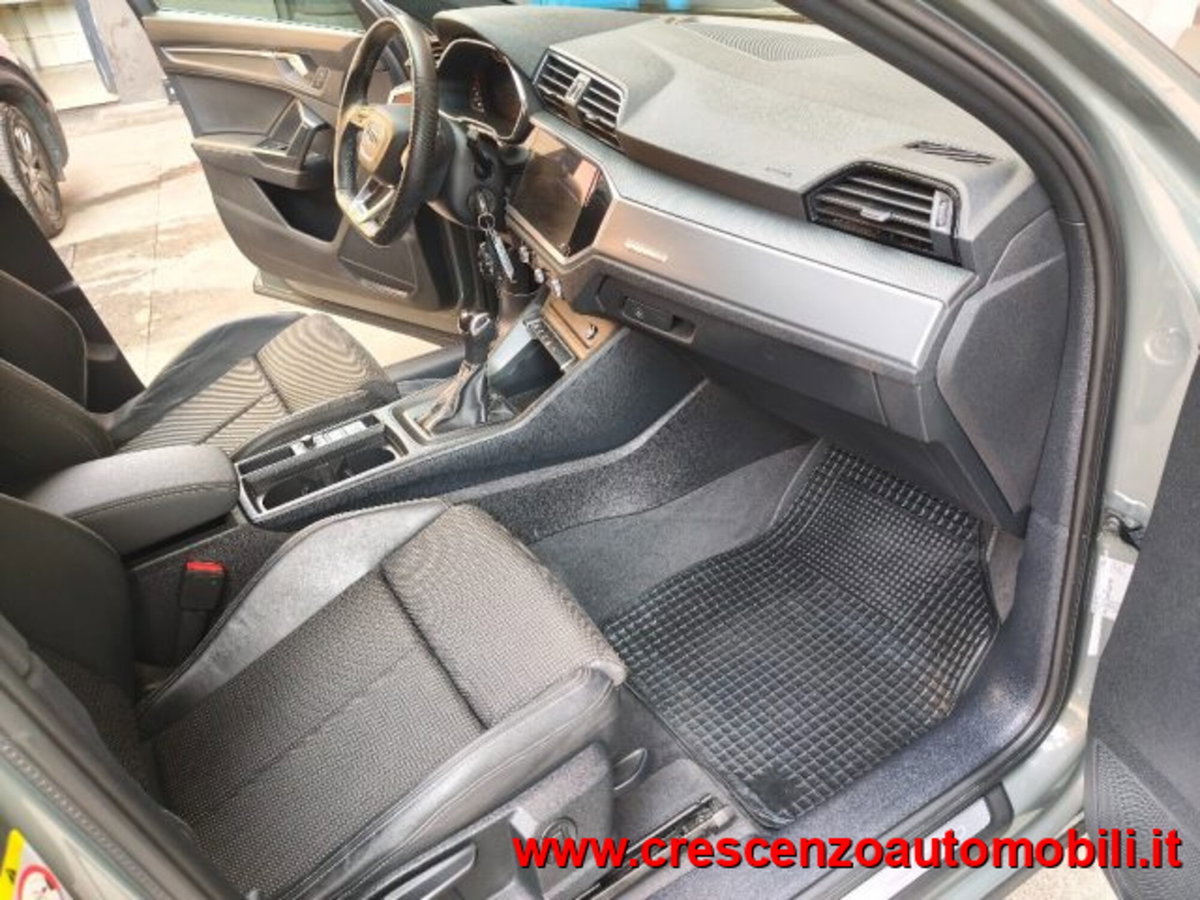 Audi Q3 Sportback 35 2.0 tdi Identity Black s-tronic (19)