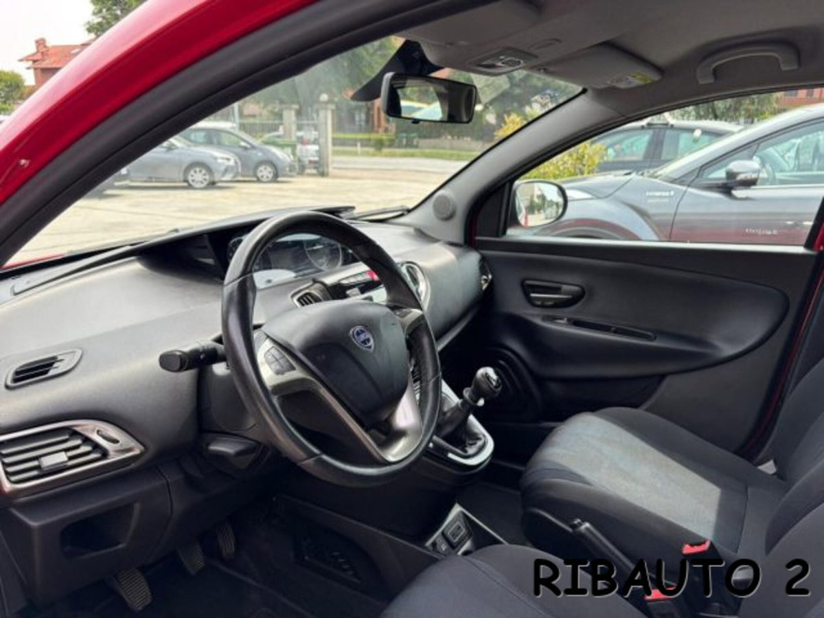 Lancia Ypsilon 1.2 69 CV 5 porte GPL Ecochic Gold (10)