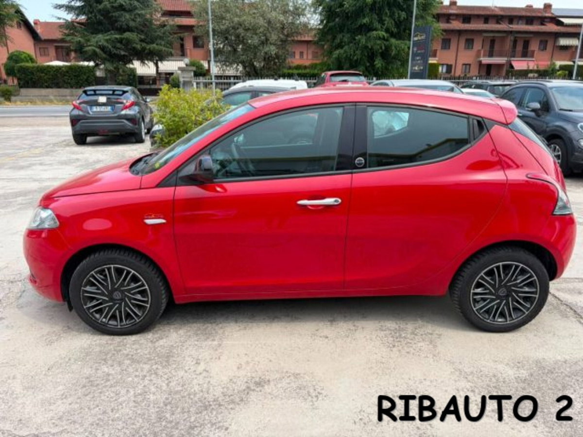 Lancia Ypsilon 1.2 69 CV 5 porte GPL Ecochic Gold (12)