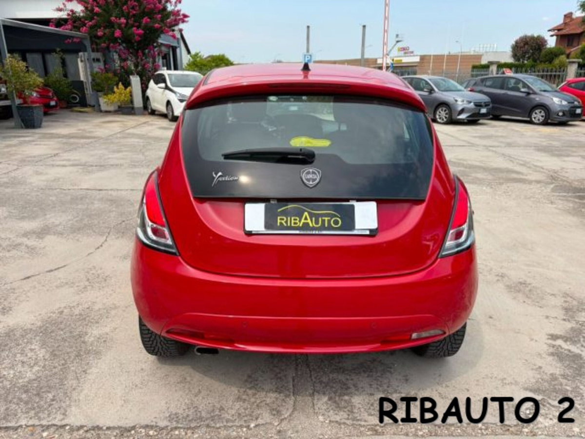 Lancia Ypsilon 1.2 69 CV 5 porte GPL Ecochic Gold (15)