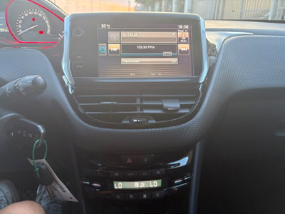 Peugeot 2008 100 GT Line (13)