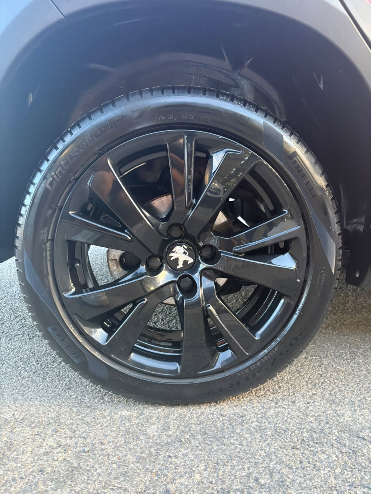 Peugeot 2008 100 GT Line (17)