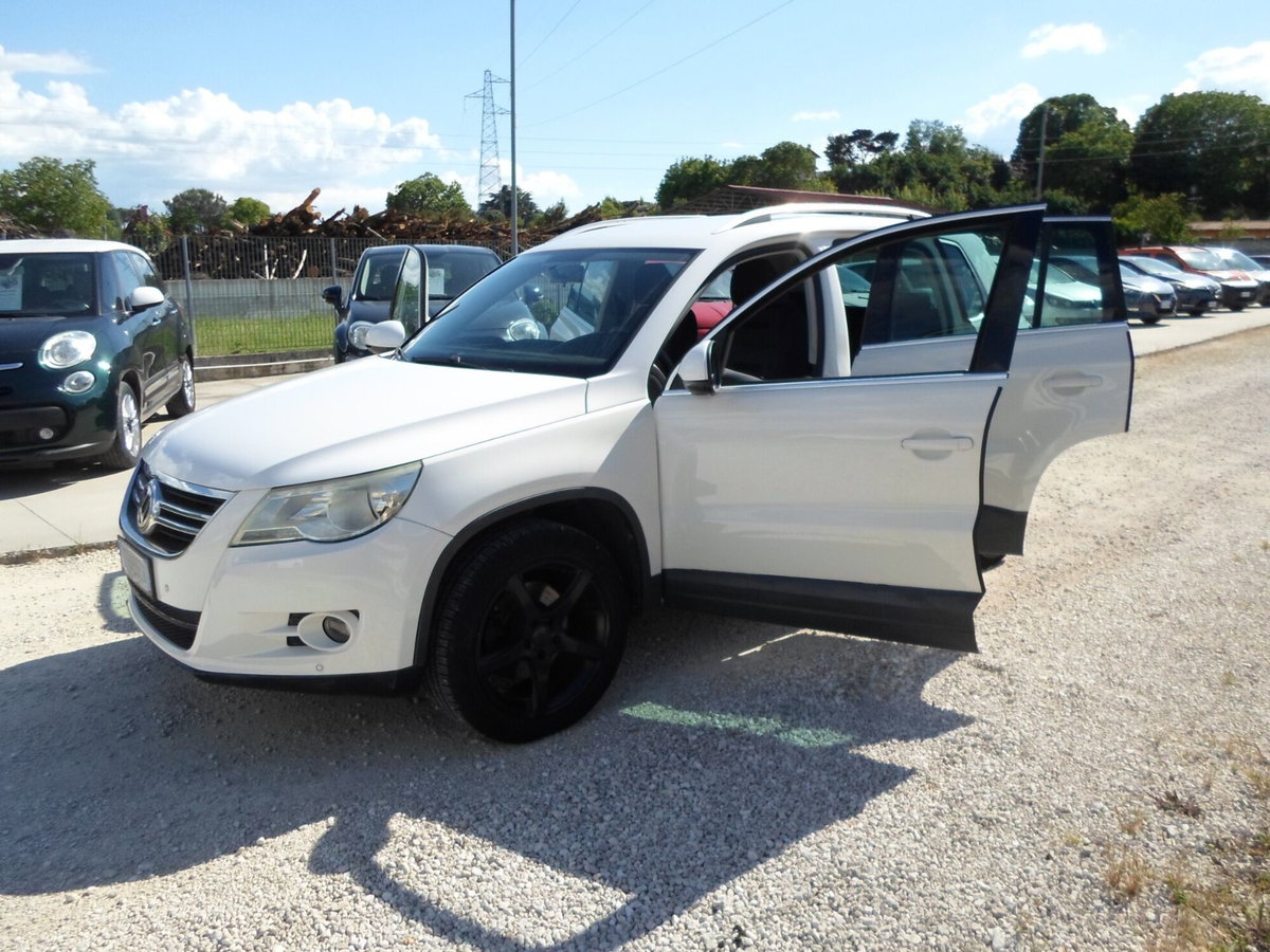 Volkswagen Tiguan 2.0 16V TDI DPF tiptronic Sport & Style (18°) (10)