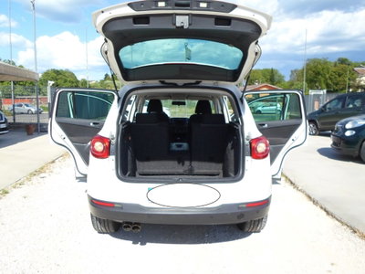 Volkswagen Tiguan 2.0 16V TDI DPF tiptronic Sport & Style (18°) (12)
