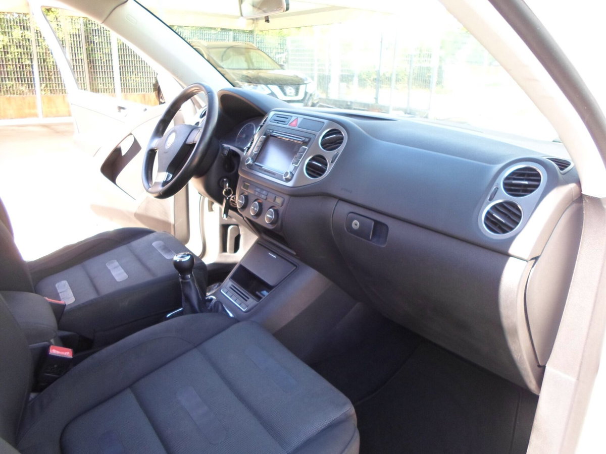 Volkswagen Tiguan 2.0 16V TDI DPF tiptronic Sport & Style (18°) (16)