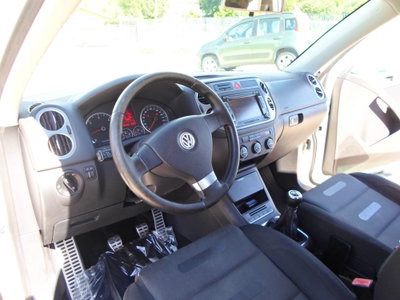 Volkswagen Tiguan 2.0 16V TDI DPF tiptronic Sport & Style (18°) (17)