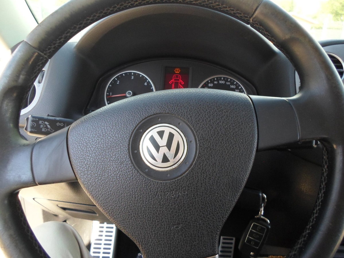 Volkswagen Tiguan 2.0 16V TDI DPF tiptronic Sport & Style (18°) (20)