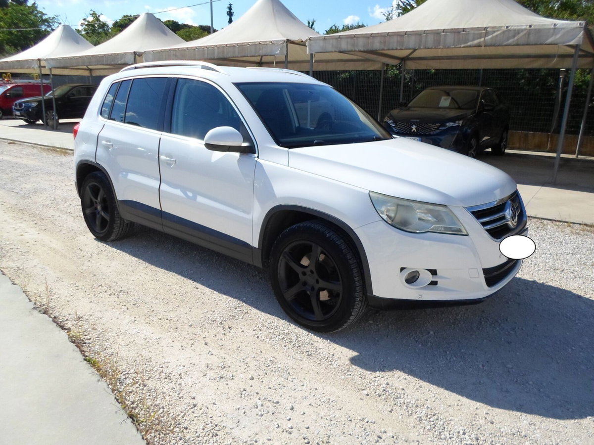 Volkswagen Tiguan 2.0 16V TDI DPF tiptronic Sport & Style (18°) (3)