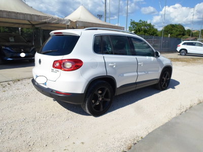 Volkswagen Tiguan 2.0 16V TDI DPF tiptronic Sport & Style (18°) (5)