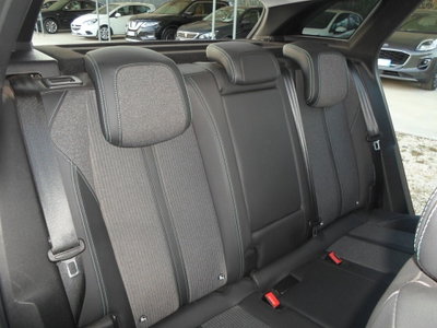 Peugeot 3008 BlueHDi 130 S&S EAT8 GT Pack (17)
