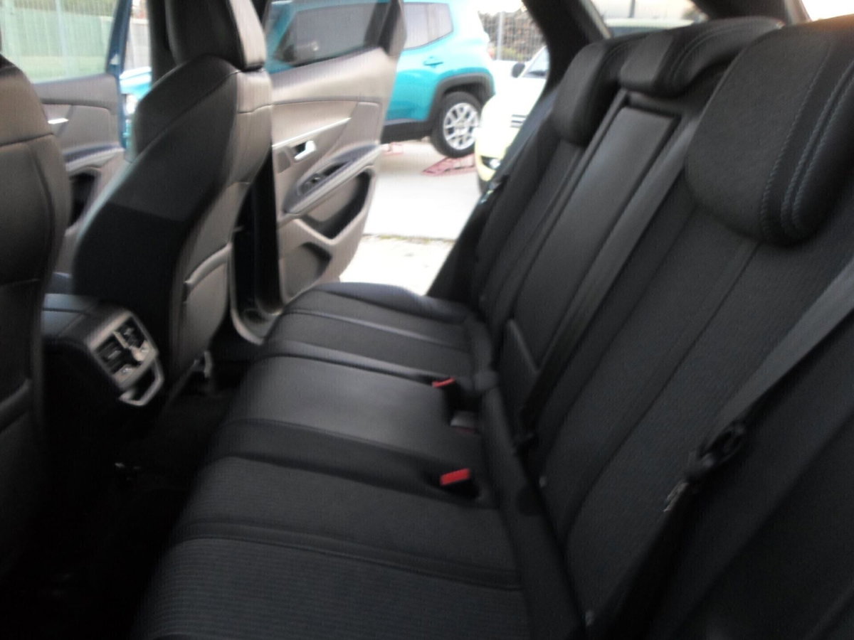 Peugeot 3008 BlueHDi 130 S&S EAT8 GT Pack (19)