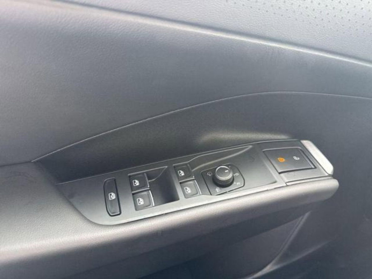 Volkswagen T-Roc 1.5 etsi R-Line 150cv dsg (16)